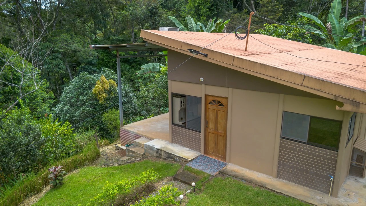 Multi-Family Compound, 4 Fully Furnished Units | 15 Minutes to the Beach - Gallery image 13