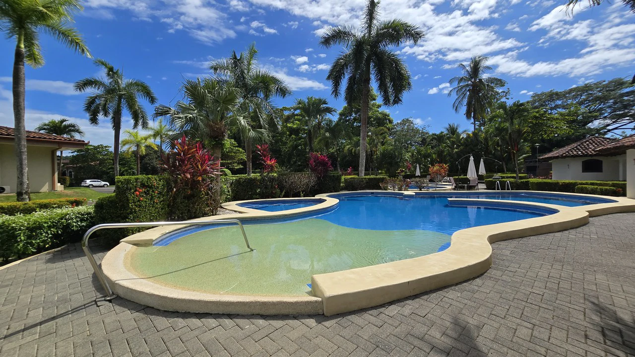 Casa Tropical: Best entry into highly sought after community! - Gallery image 6
