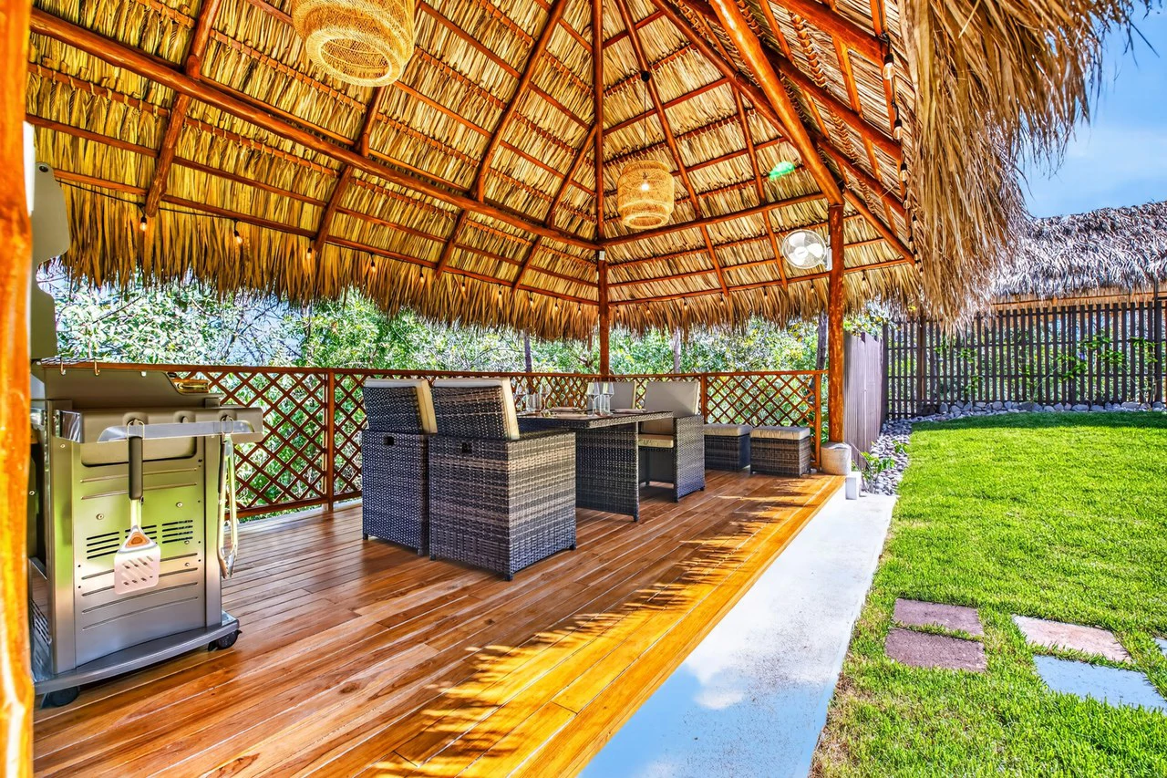 Casa Pochote: Artisan Luxury Villa in Tamarindo | Pool, Jacuzzi & Langosta Beach Club Membership Included - Gallery image 44