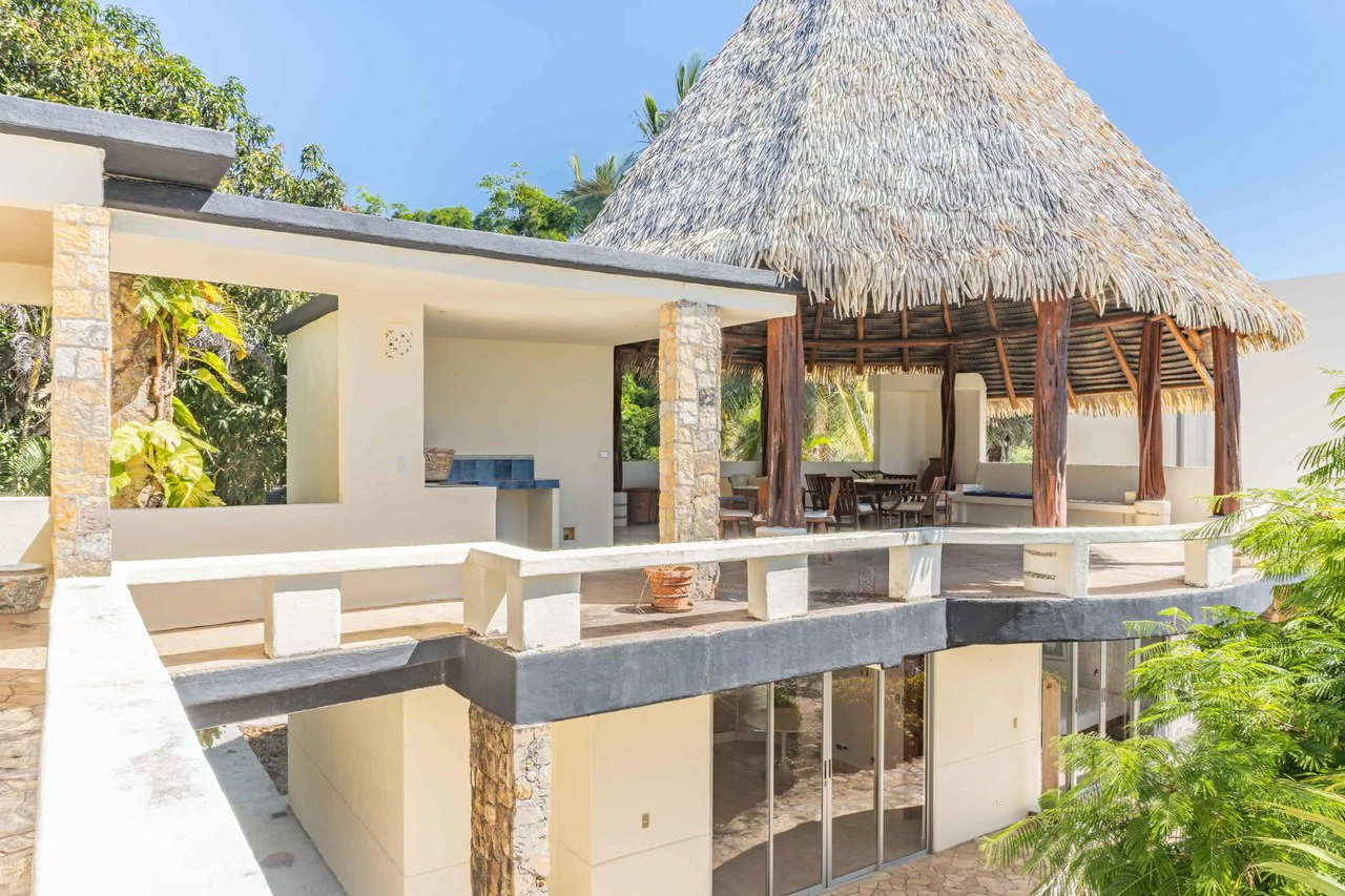 Vista Bahia Estate - Exceptional Luxury Opportunity - Gallery image 17