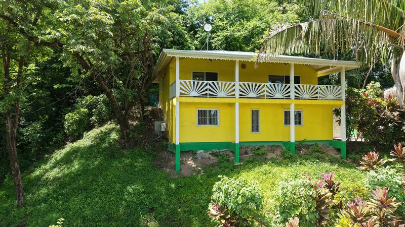 Casa Alaska: Charming Costa Rica Home with Pool, Rancho & Nature Views, Just 10 Minutes’ Walk to the Beach - Gallery image 2