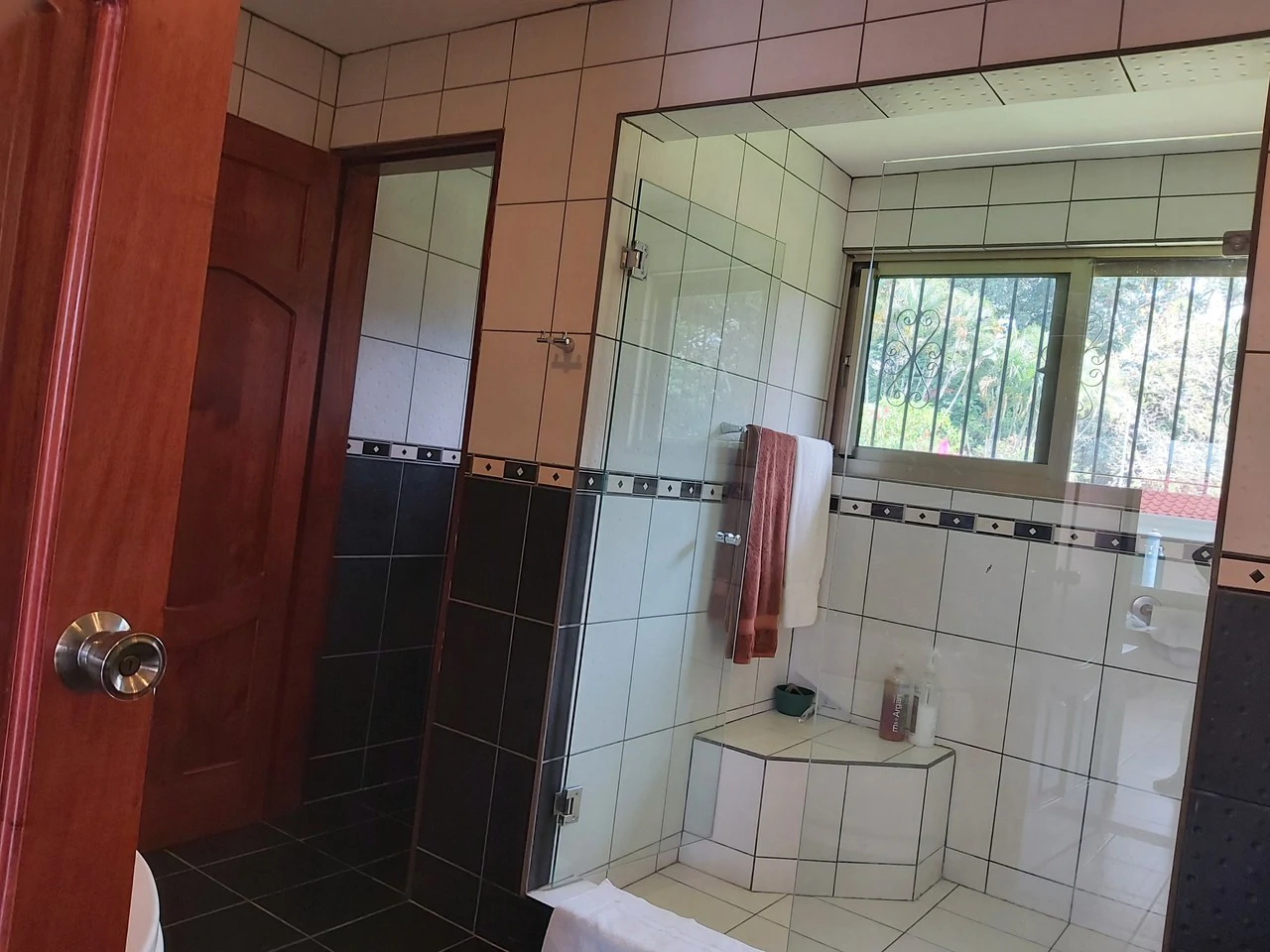 Countryside and Near the Coast House For Sale in Higuito - Gallery image 31