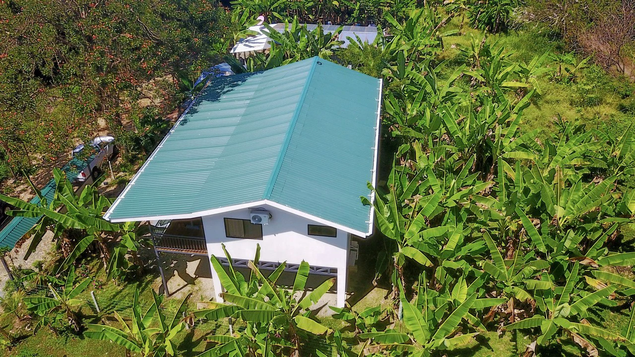 .075 ACRES – 2 Bedroom New Construction Home, Walk to the River, 5min to Playa Matapalo, 15min to Dominical!!!! - Gallery image 2