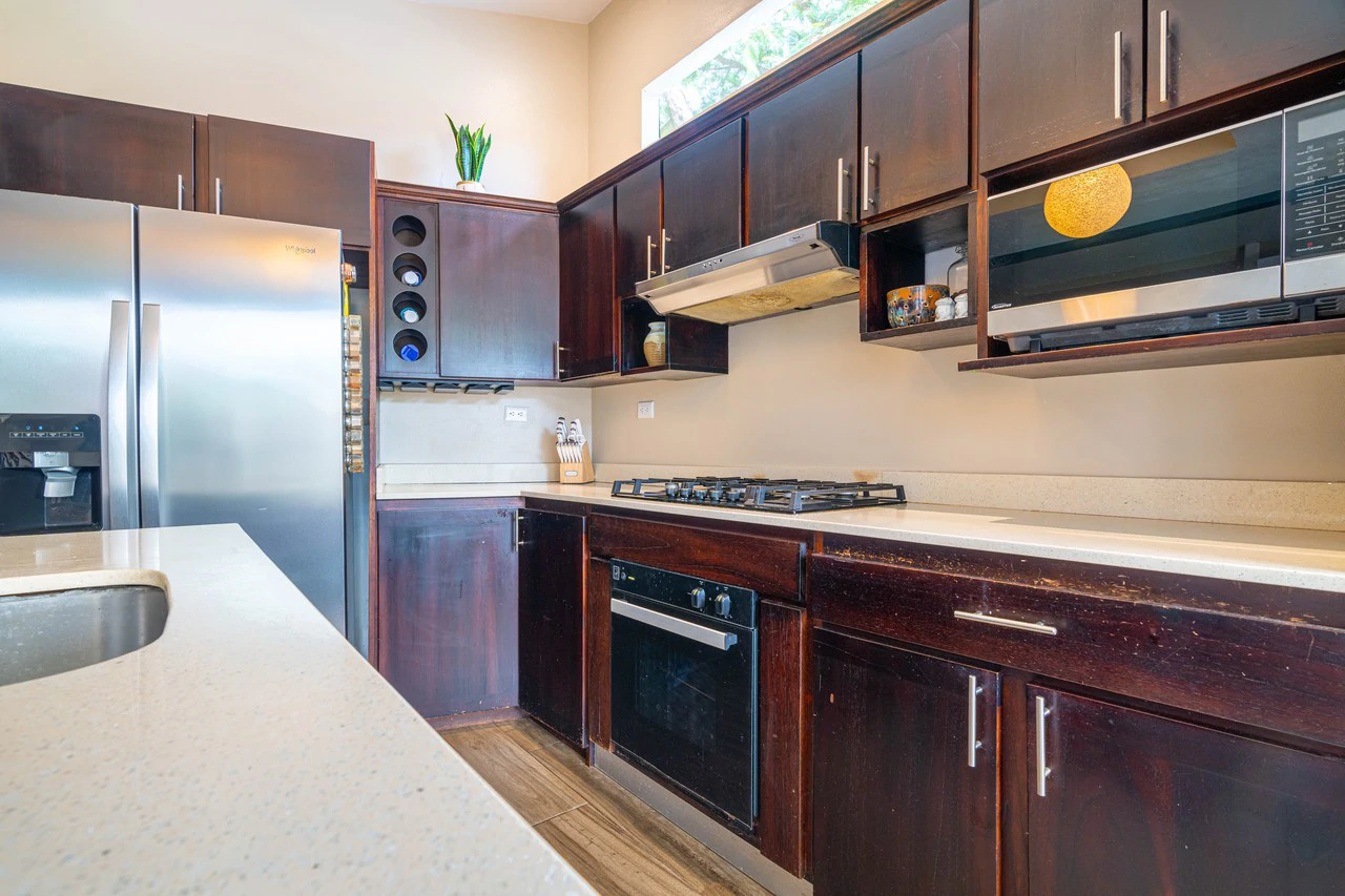 3 Bed Main Home with Two Rental Villas, Walk to Beach in Uvita! Fantastic Location! - Gallery image 19