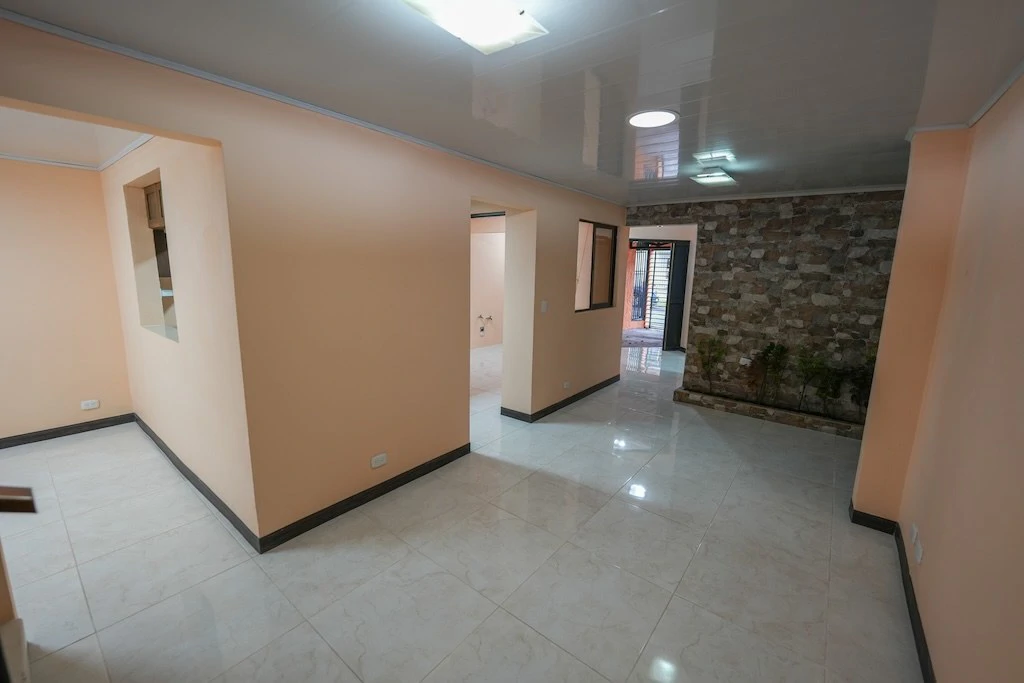 House For Sale in Lomas de Ayarco - Gallery image 15