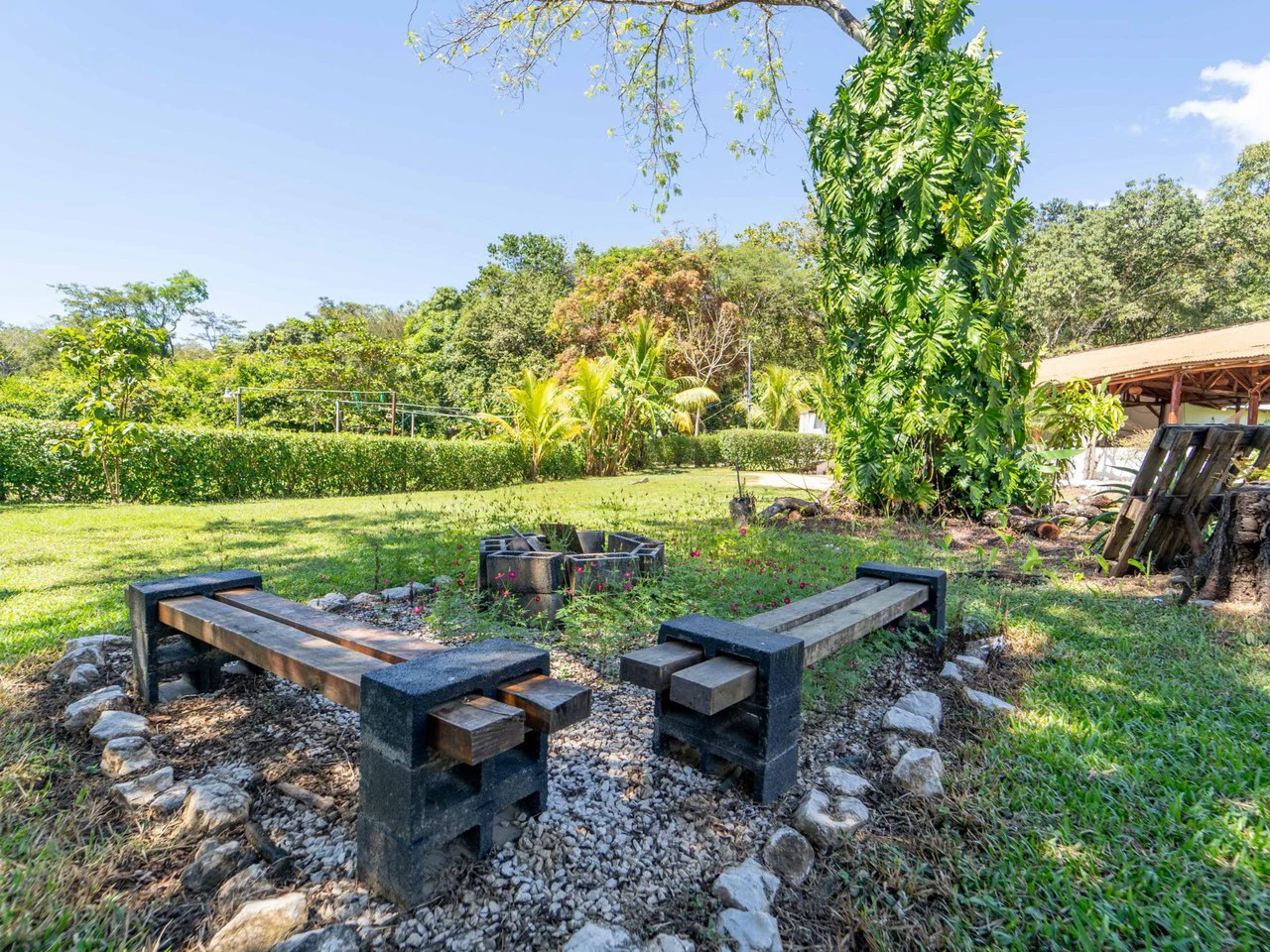 Rancho Paraiso: 3BR Home Plus Apt with Room to Expand - Gallery image 7