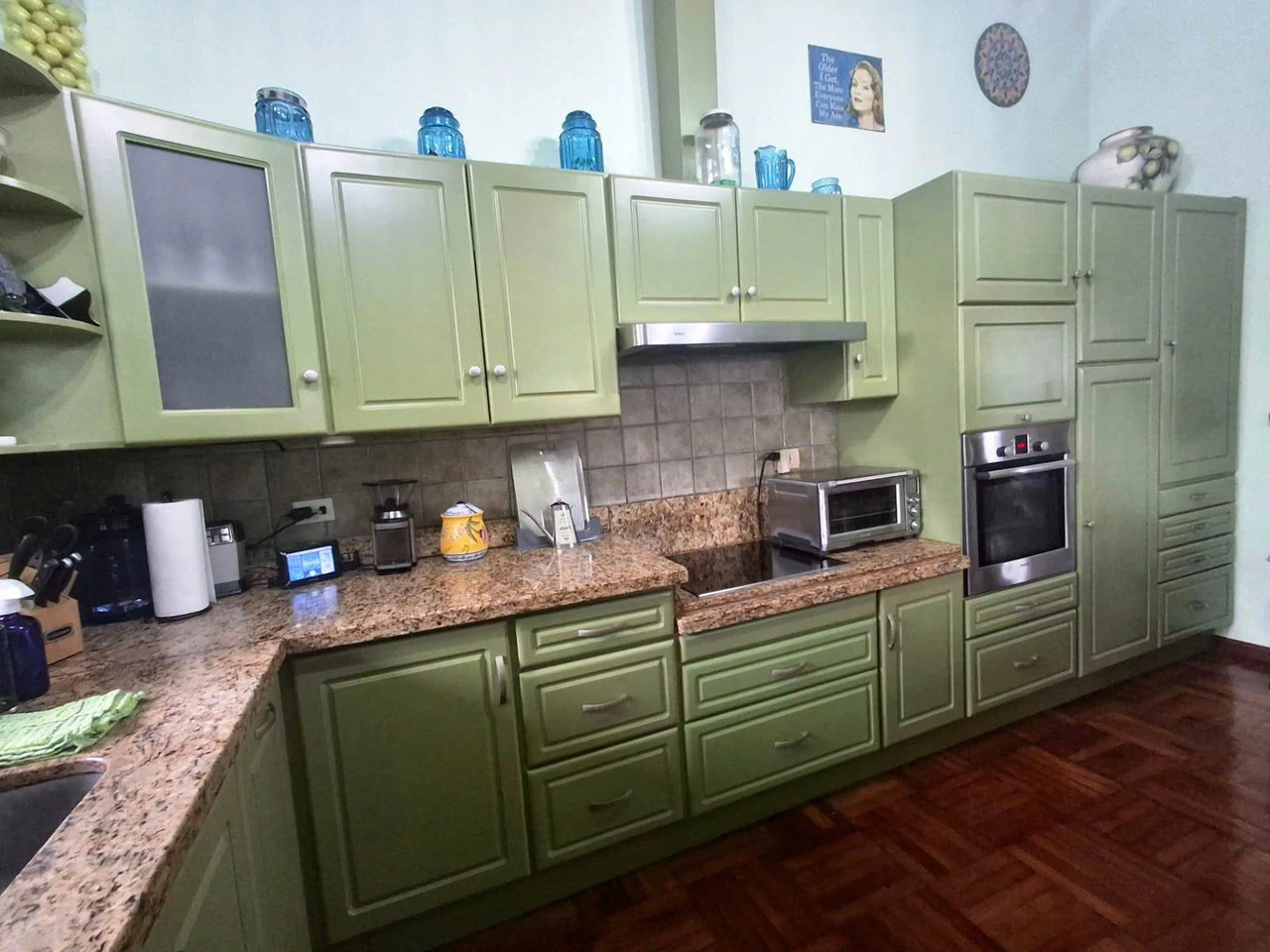 Casa Pristine Elegance: A Rare Costa Rican Estate with Unobstructed City-to-Ocean Views! - photo 16