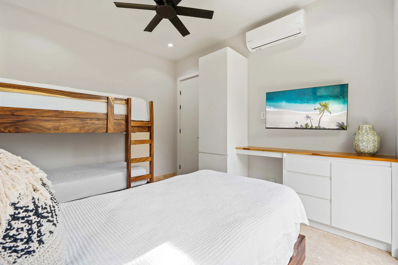 Casita Dorada: Charming 'Casita' on Expansive Lot with Room to Grow in Playa Flamingo’s Mar Vista Community - Gallery image 12