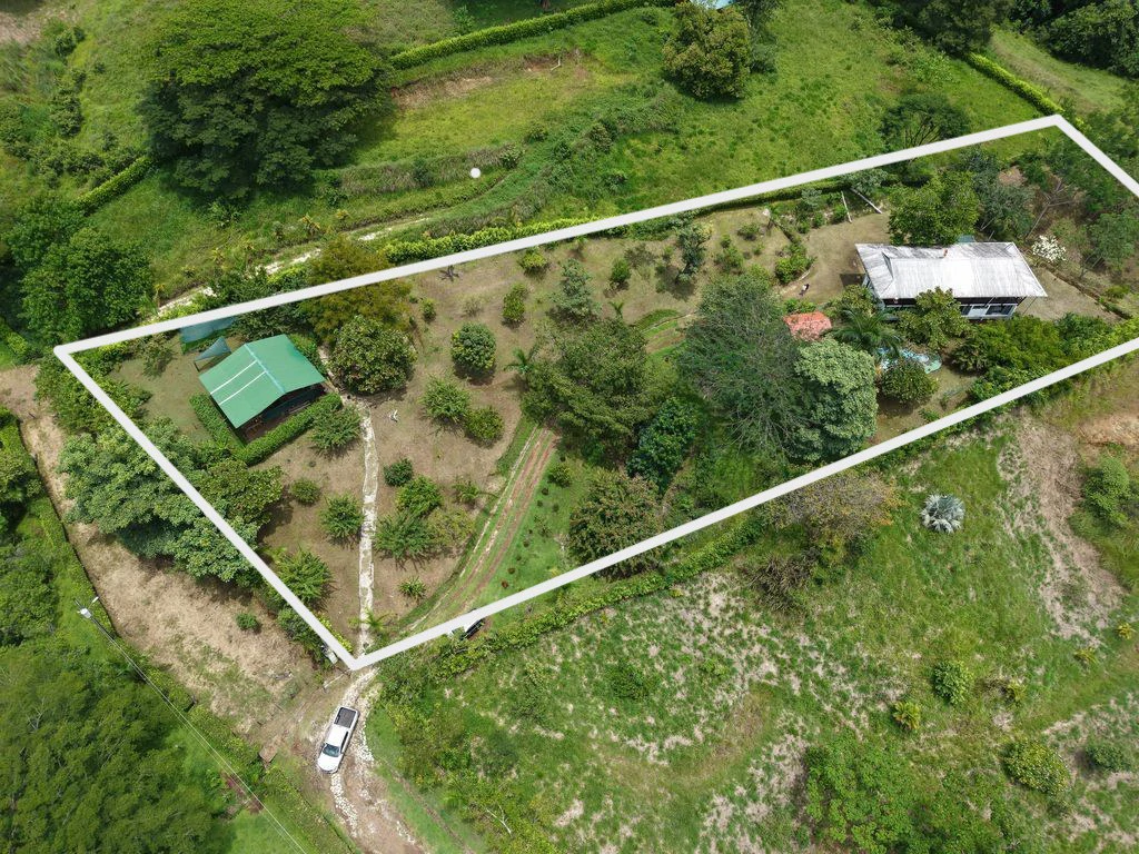 Casa Del Toro: Charm and Serenity in the Hills of Hojancha – 5-Bedroom House with Pool and Bungalow - Gallery image 3