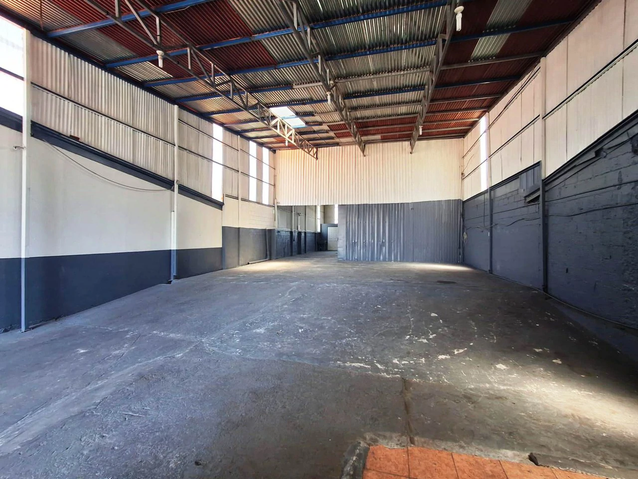 Bodega in Grecia: 400 m2 Warehouse for Sale! - Gallery image 2