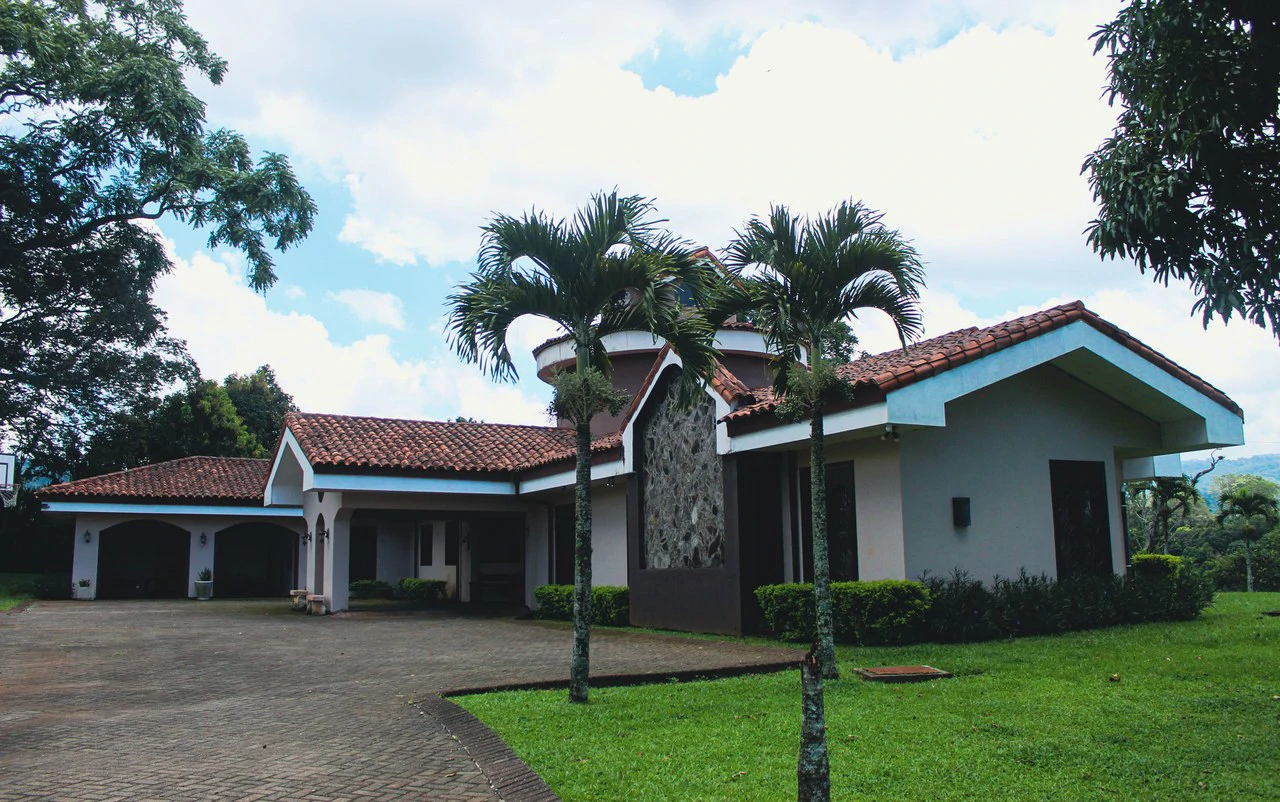 Mountain House For Sale in San Miguel