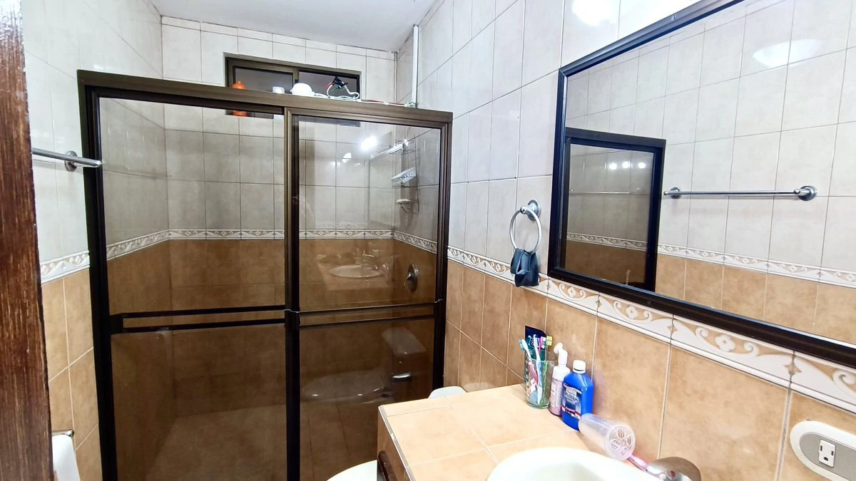 Property for sale with the 3 houses in San Rafael - Gallery image 45