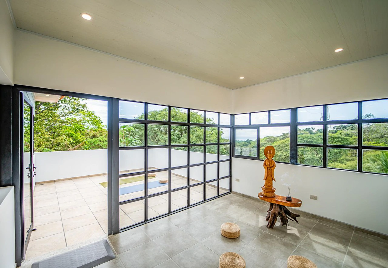 Casa Bhally: Ocean/Mountain View Hill Top Indonesian 4Bed 3Bath Retreat Home - Gallery image 19