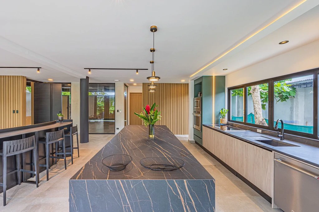 Near the Coast House For Sale in Playa Herradura - Gallery image 4