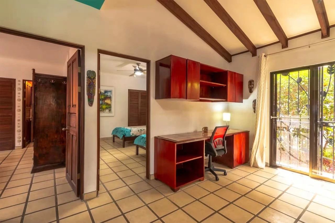 Beautiful Home with Private Pool: Boutique style community in Bejuco, walking distance to the beach! - photo 12