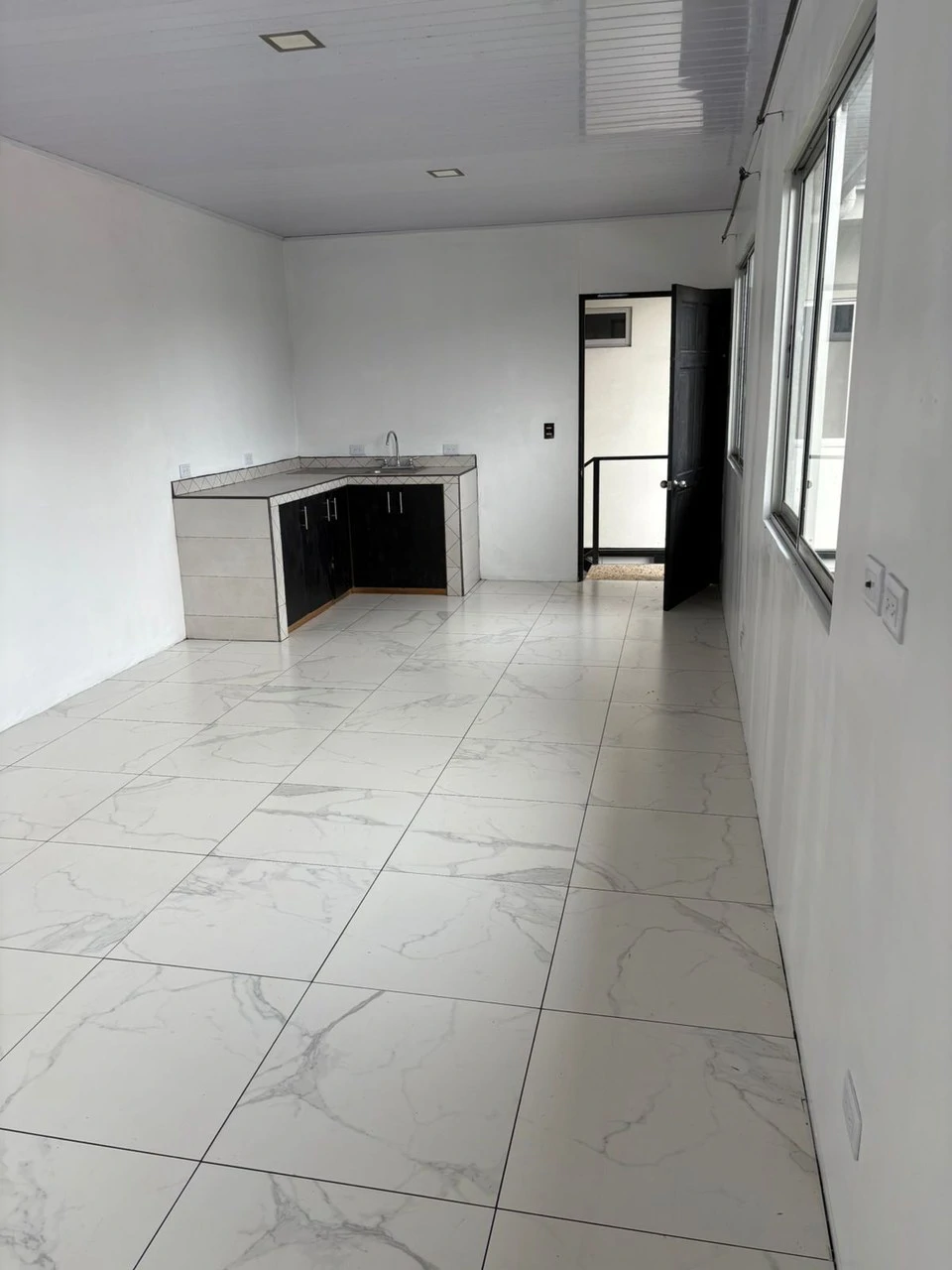 Investor Special!: Income Property with STRONG ROI! - Gallery image 11