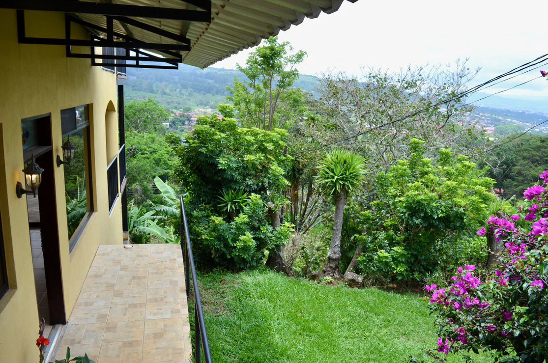 MOUNTAIN PROPERTY WITH VIEW AND 3 HOUSES - Gallery image 47