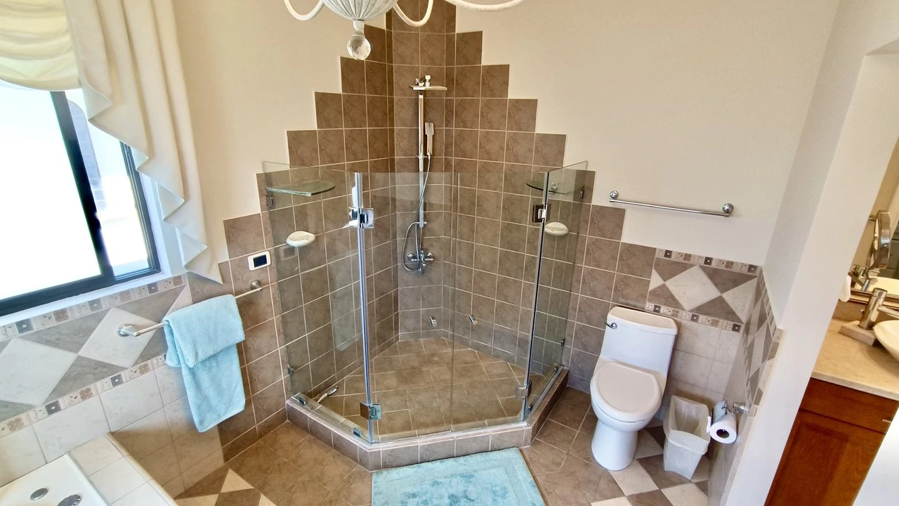 House for sale in Belen, Heredia, Costa Rica. Totally furnished!!! - Gallery image 17