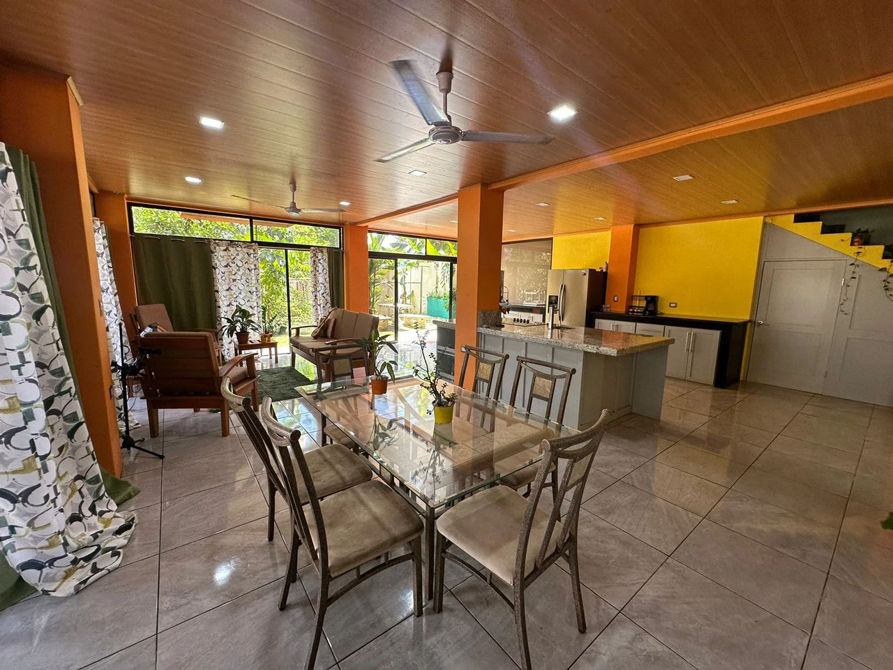 Charming 3-Bedroom Home with Valley Views Near Chirripo - Gallery image 4