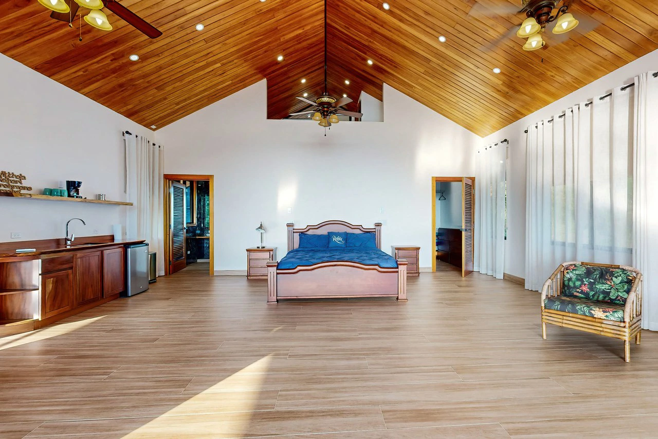 1.25 ACRES – 4 Bedroom Luxury Ocean View Home In Gated Community With Amazing Pool, Yoga Deck, Easy Access! Owner Financing Available!! - Gallery image 46