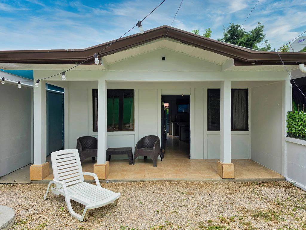Casa Elo:  Home Close to the Beaches, Combining Local Living with Rental Potential - photo 2