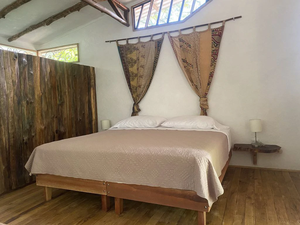 Holistic Yoga Retreat: Relaxation, Peace, Balance and Tranquility, Yoga Retreat with 4 Bungalows and 3 Apartments Elevated upon 1.25+ Acres - Gallery image 21