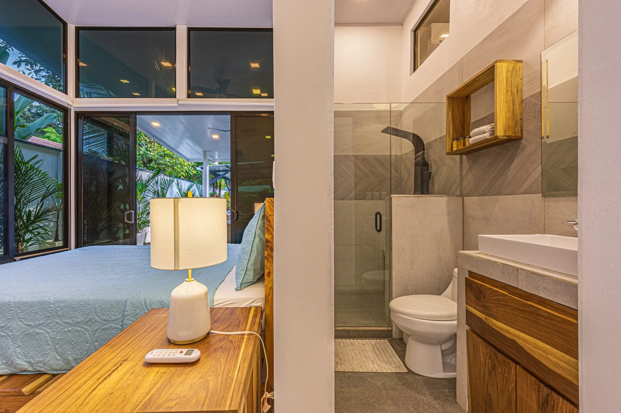 Elegant Tropical Home | 5 Minutes from Marino National Park: Near the Coast House For Sale in Bahía Ballena - Gallery image 29