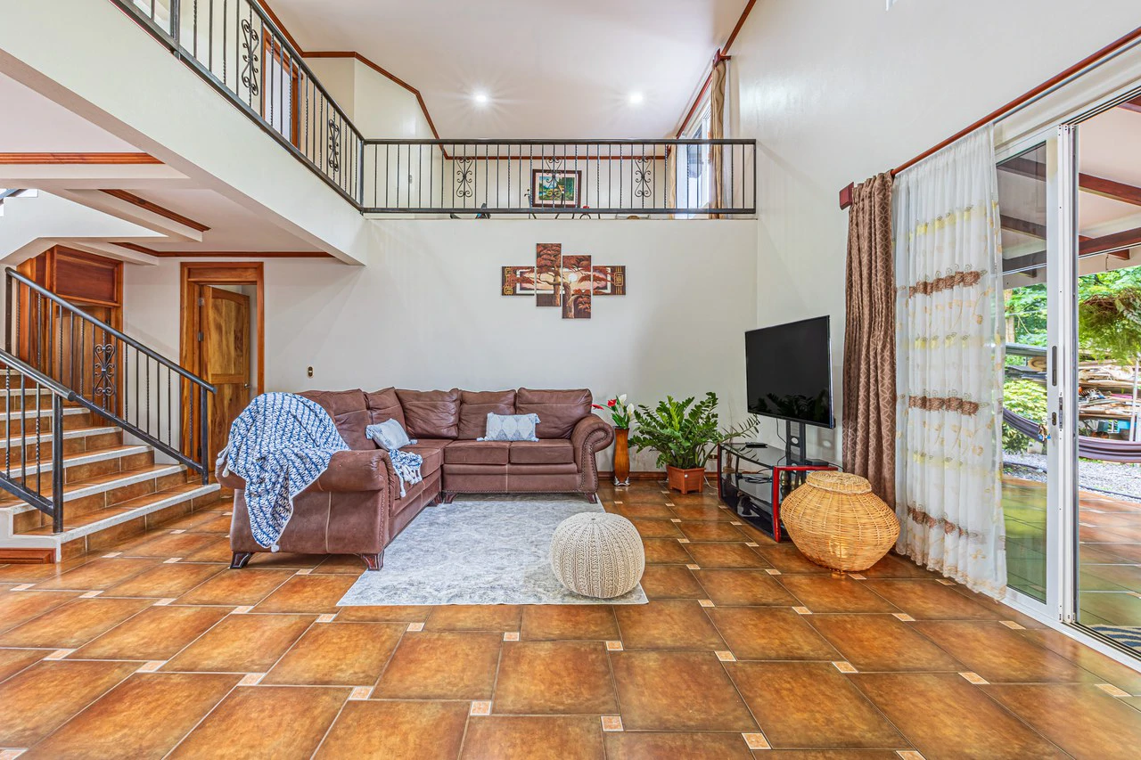 Happy Daze in Uvita: Commercial Building Opportunity in the Heart of Uvita. On Creek with Beautiful Jungle View - Gallery image 44