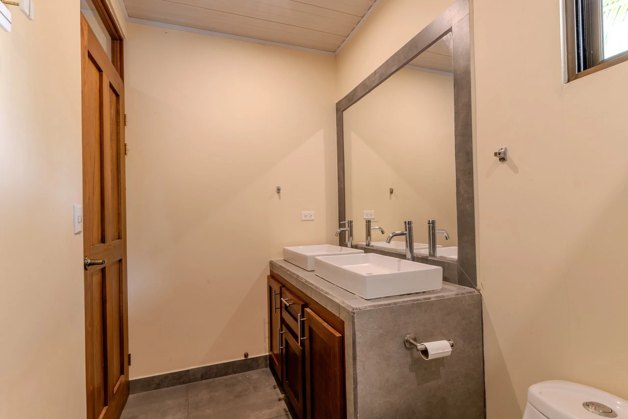 Casa Blanca: Ocean & Mountain View Home in Platanillo - Gallery image 37