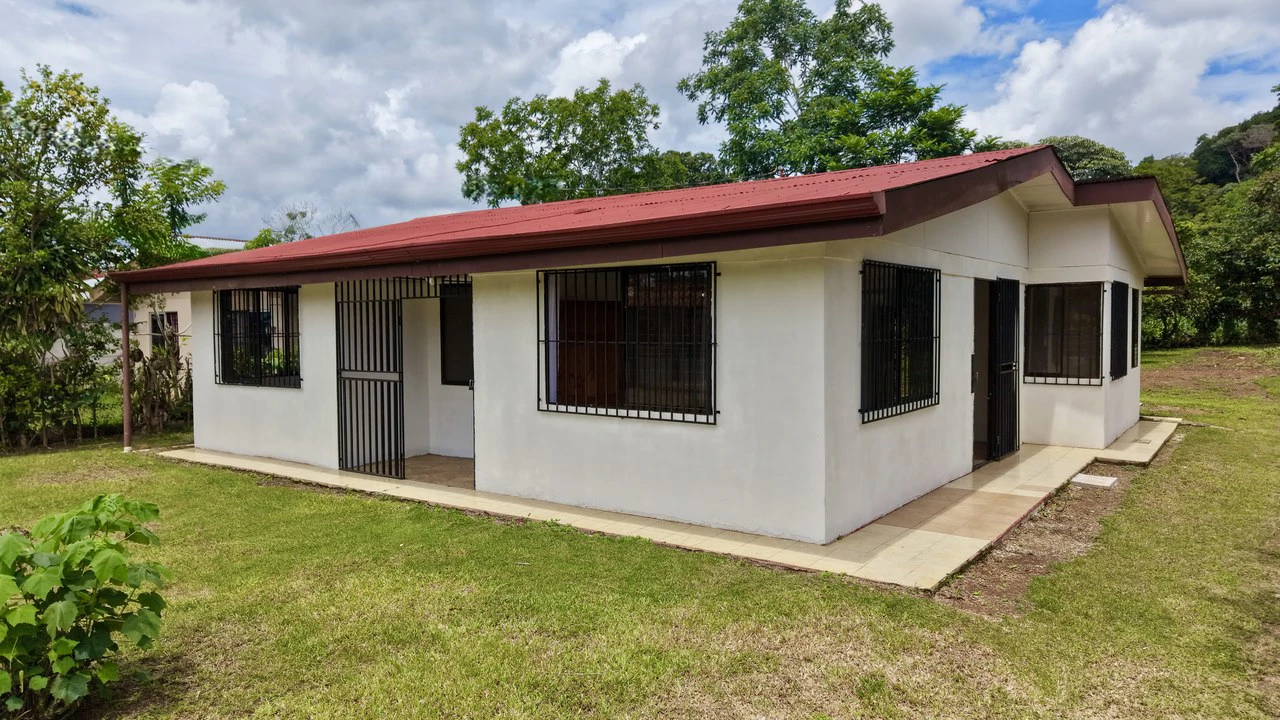 House For Sale in Daniel Flores