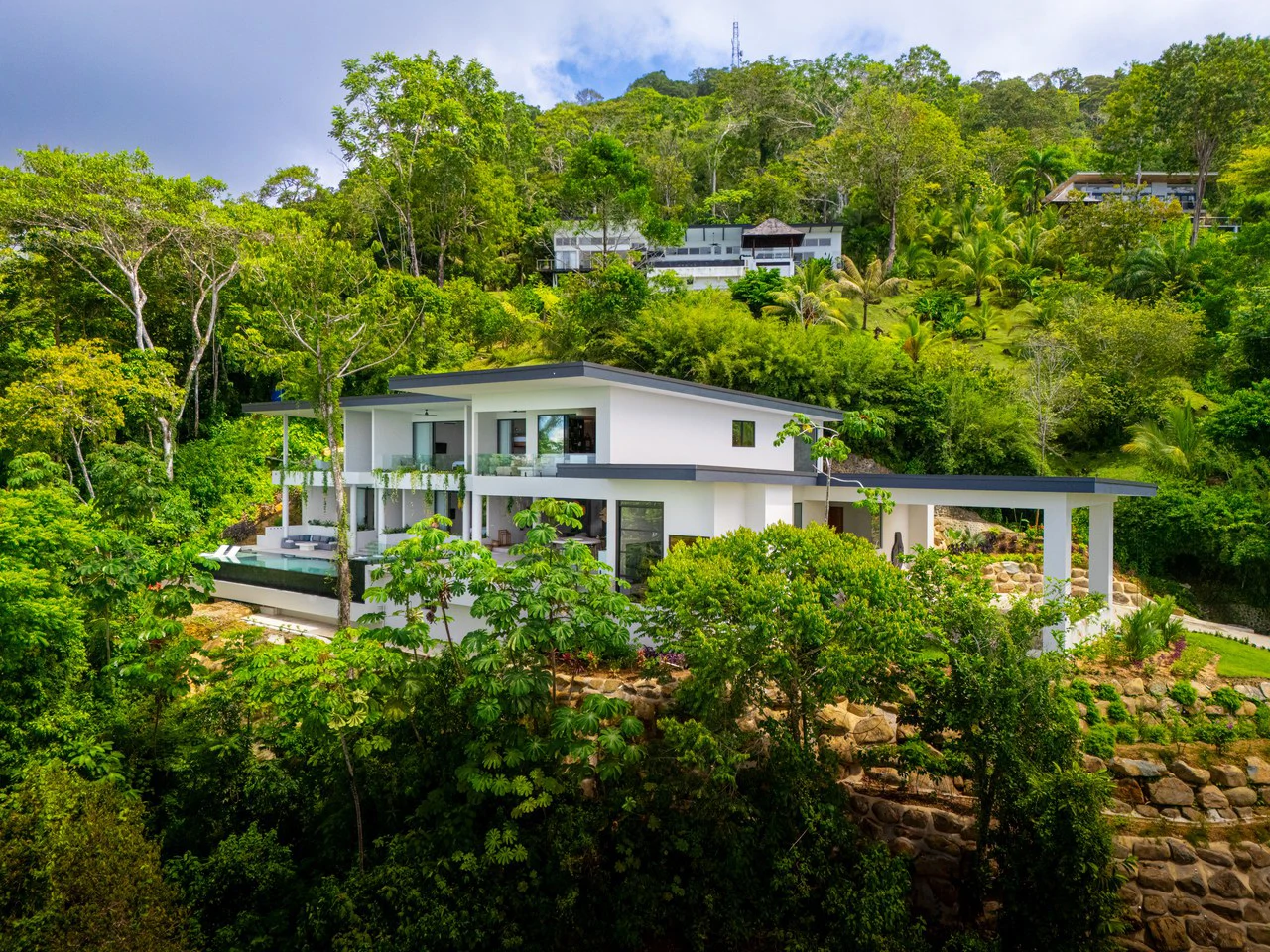 Acqua Blu: Mountain House For Sale in Escaleras - Gallery image 3