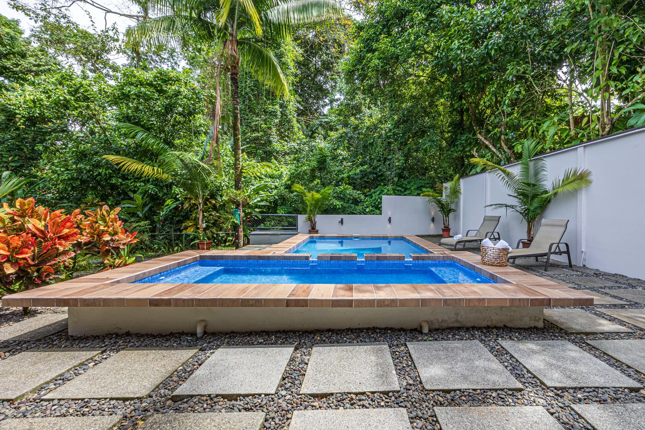 Happy Daze in Uvita: Commercial Building Opportunity in the Heart of Uvita. On Creek with Beautiful Jungle View - Gallery image 17