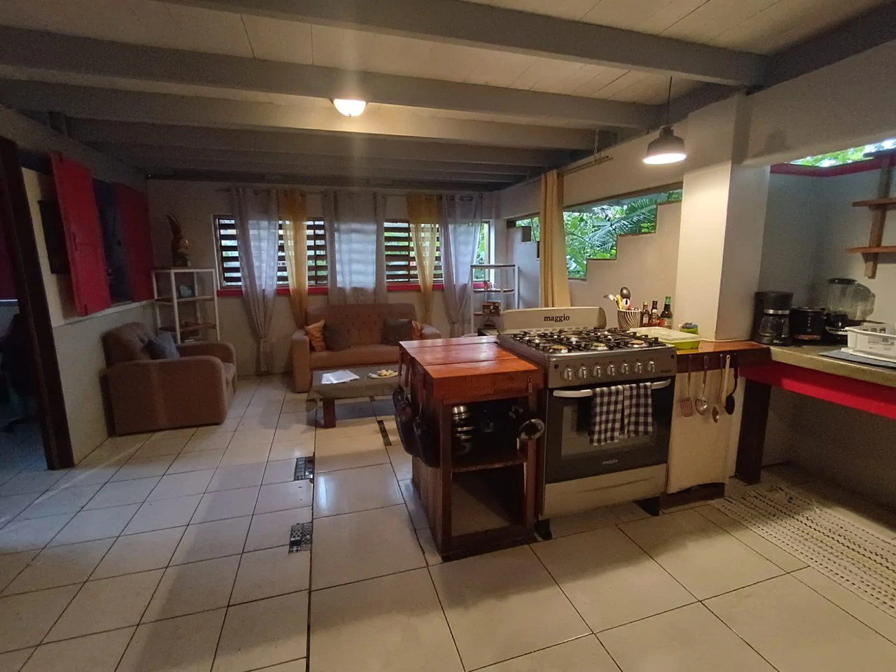 6 Bd/4 Ba:  Income Producing 3 Unit Apartment In Downtown Puerto Viejo - Gallery image 14