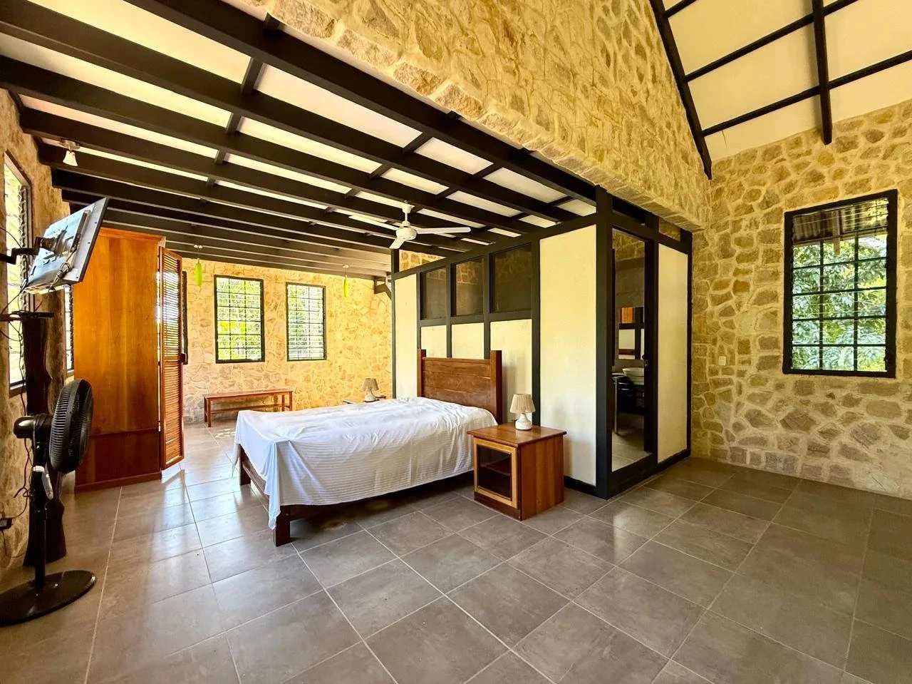 STONE CASTLE: $622,000 USD Your very own "Private Stone Castle" in Costa Rica's Blue Zone. - Gallery image 17
