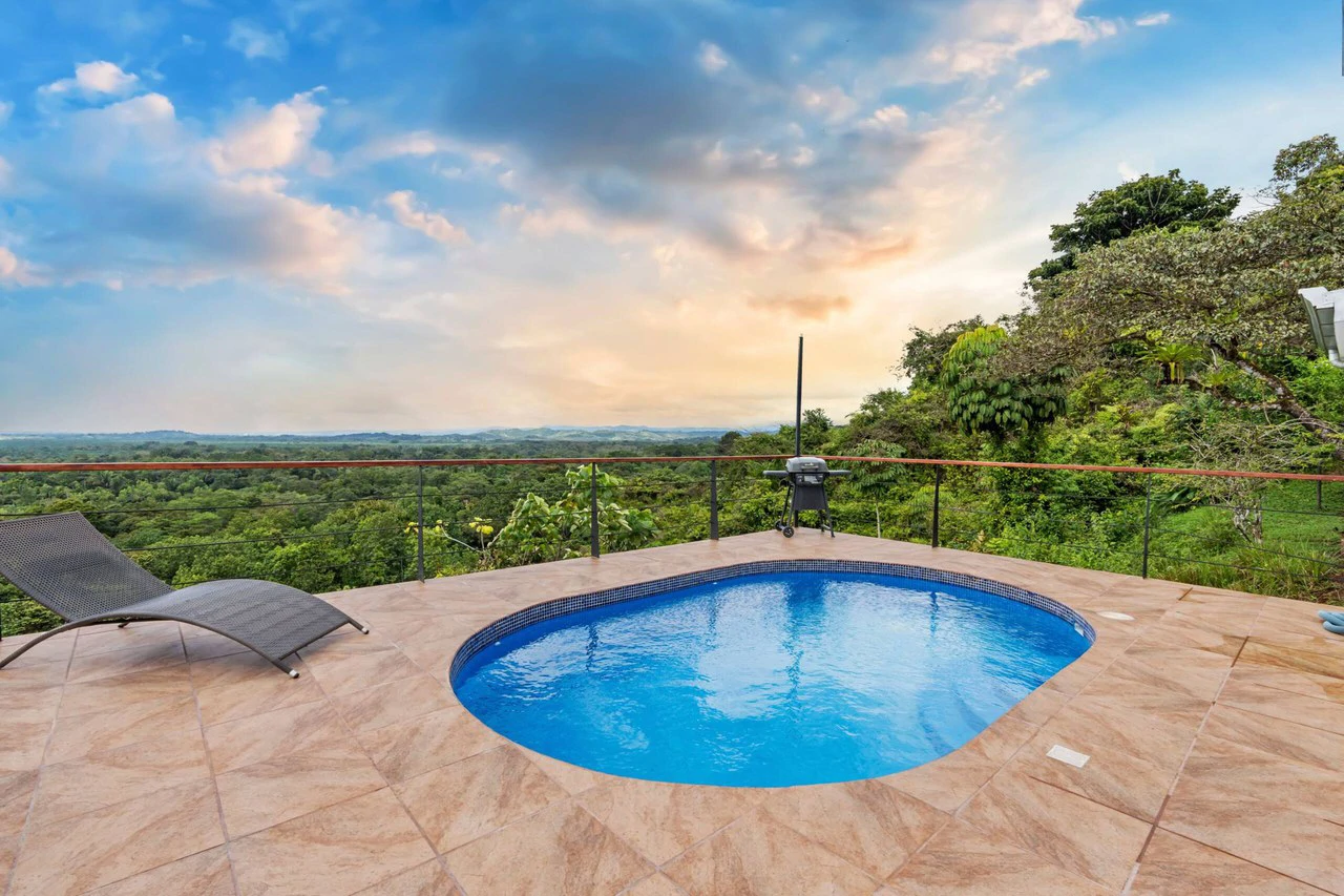 Casa Sol: Exceptionally Private Home with Panoramic Ocean, Mountain & Sunset Views - Gallery image 3