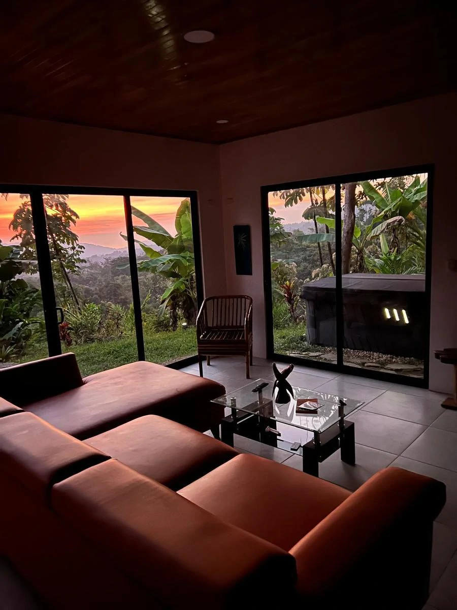 Stunning 3-Bed, 3-Bath Home with Ocean & Mountain Views in Tinamaste - Gallery image 17