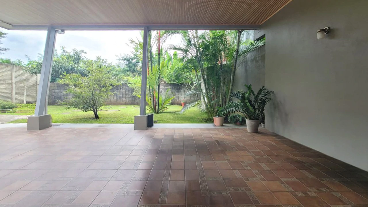 Modern Home With Large Garden – Sarchí, Alajuela - Gallery image 8
