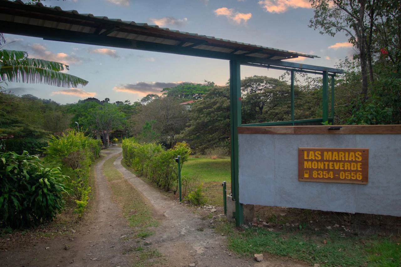 2 Acres with 4 houses Centrally located in Monteverde BV0224: Turn-Key Accommodations Business on 2 Acres Just 5 Minutes from Santa Elena – Surrounded by Nature, Ready to Grow - Gallery image 18