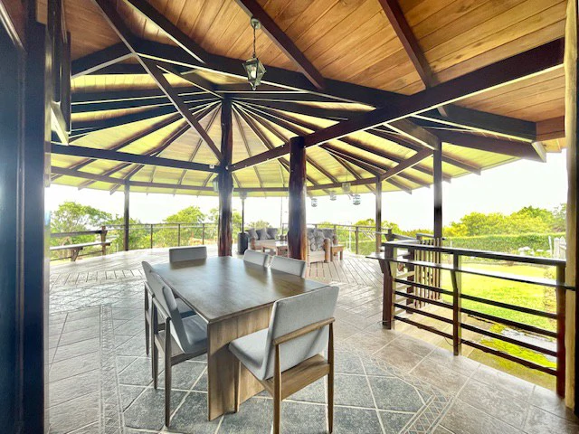 Colonial-Contemporary House with Retractable Star Roof, Guest House, and Panoramic Views - Gallery image 20