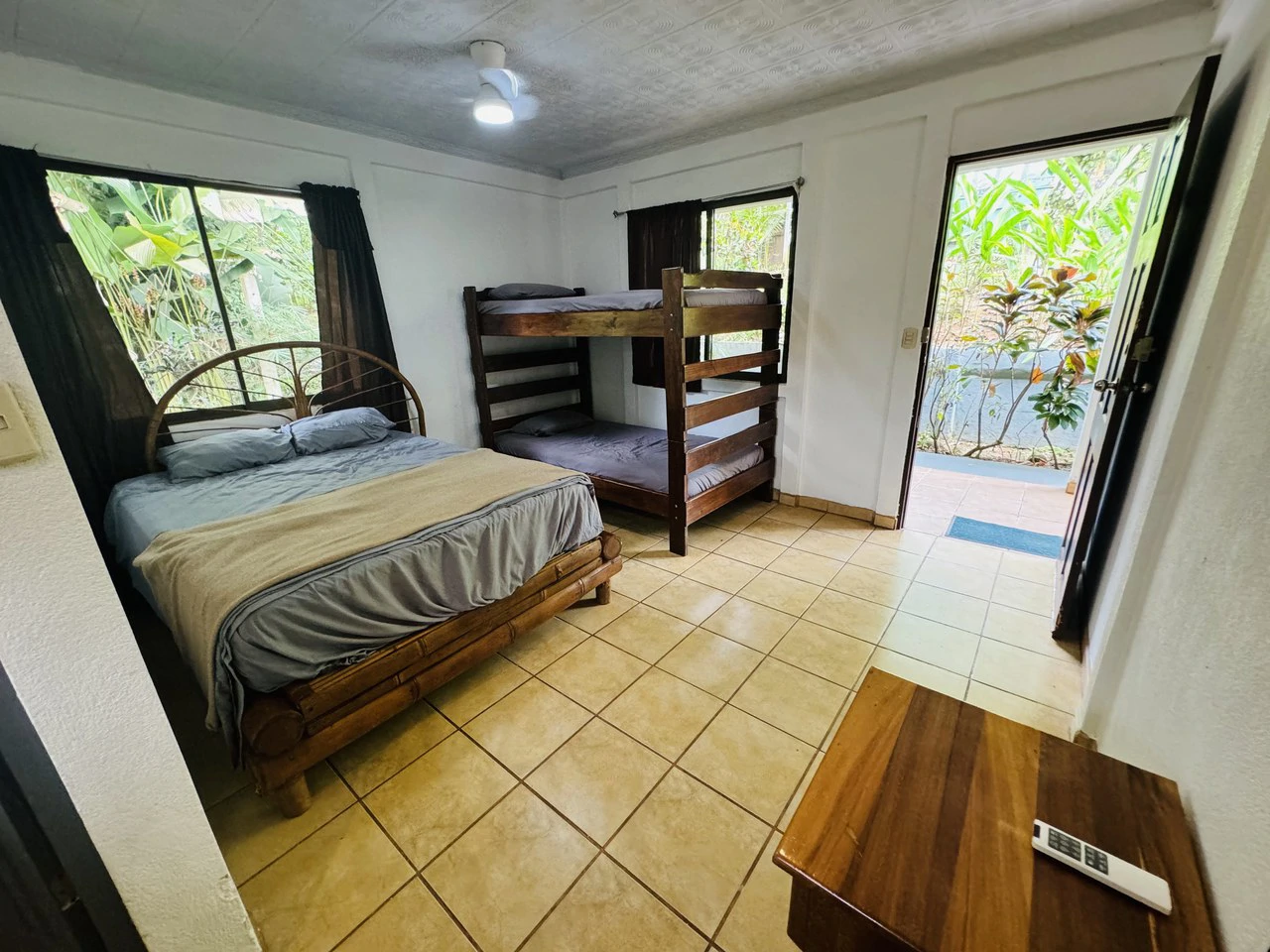 Downtown Uvita Commercial Room Rentals with Restaurant - Gallery image 24