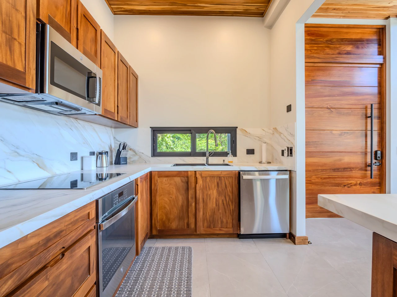 Luxury 3 Bedroom Home with Ocean Views in Downtown Uvita - Gallery image 39