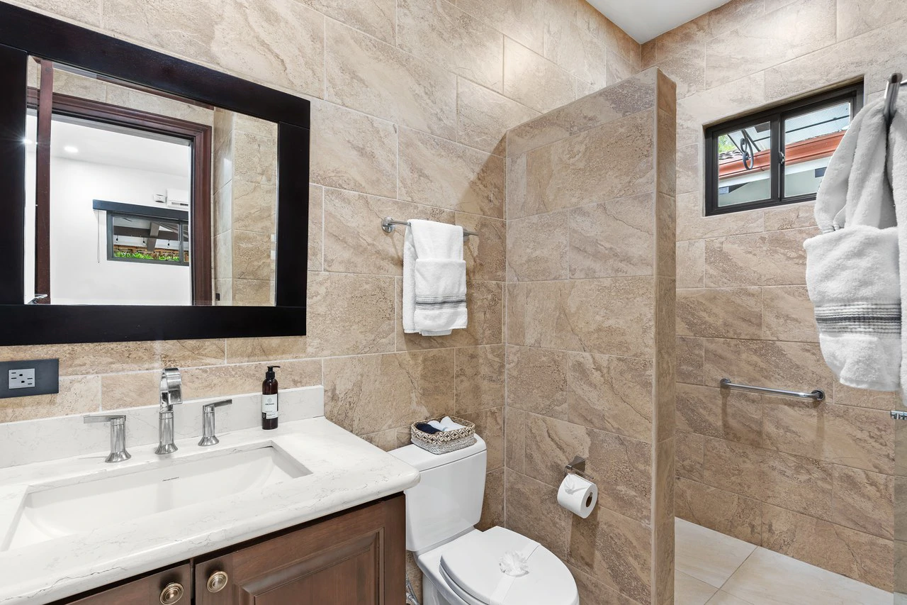 Pura Vida House: 6 bedroom 6 Bathroom Rental Juggernaut in Gated Community - Gallery image 28