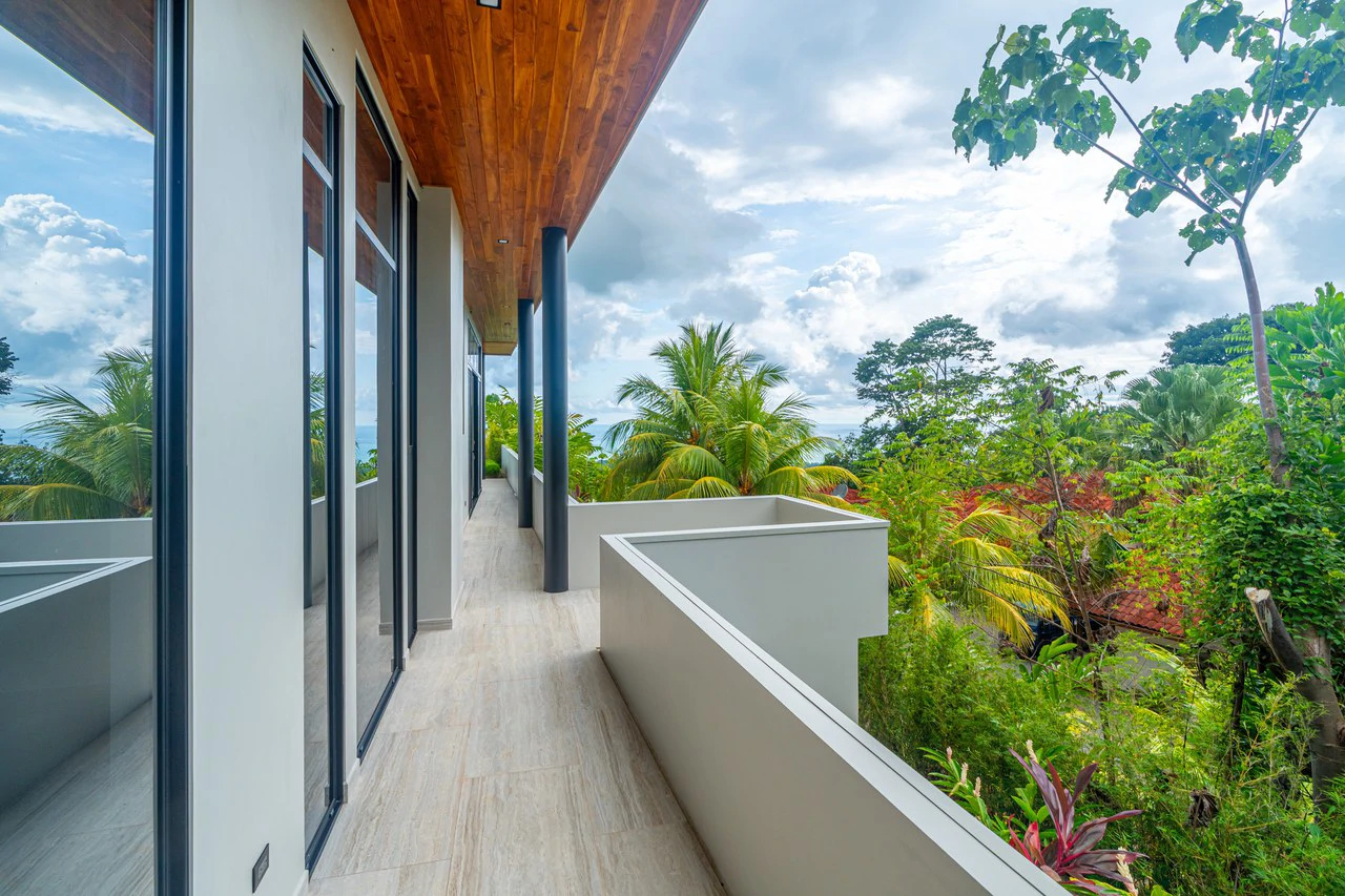 Lion's Gate Sunset Estate - Gallery image 57