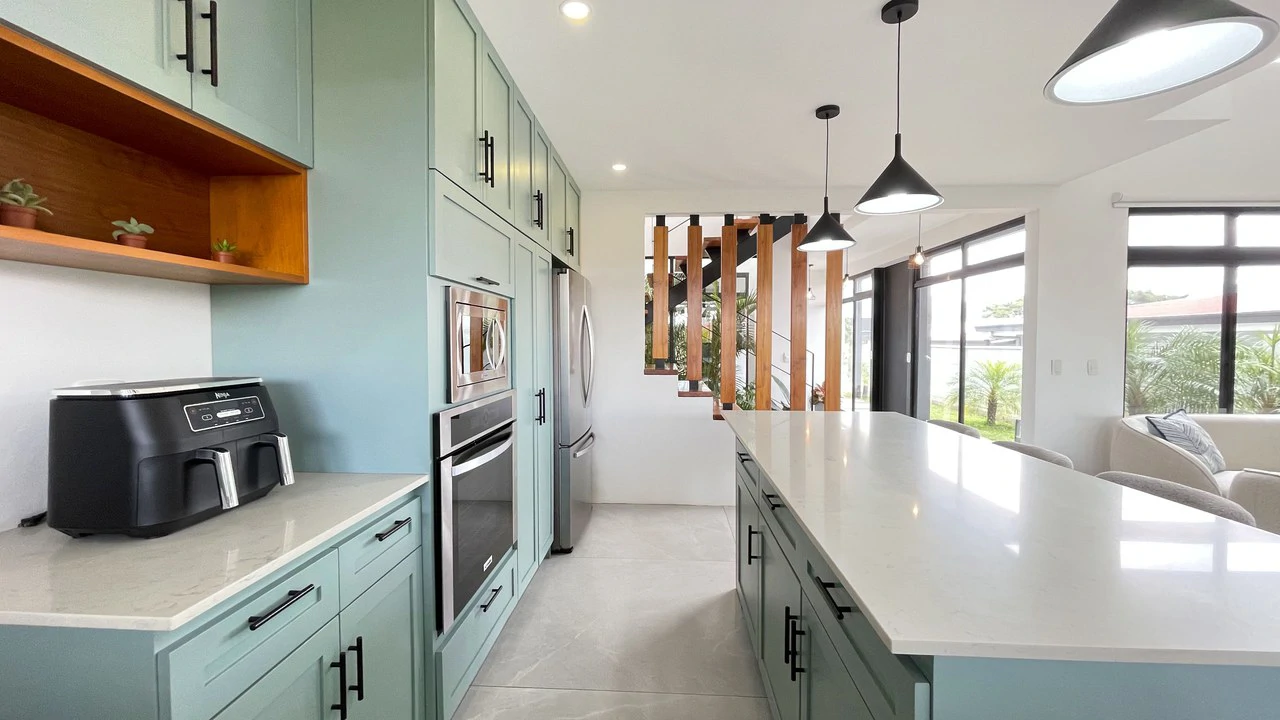 Modern Two-Story Home in Gated Community in Grecia– 5 Minutes from Downtown - photo 9