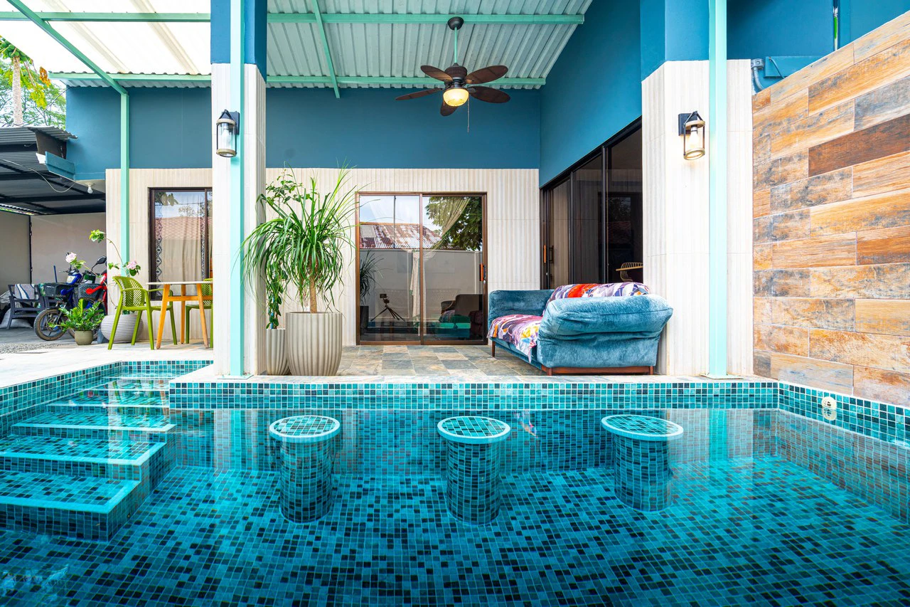3 Bed Main Home with Two Rental Villas, Walk to Beach in Uvita! Fantastic Location! - Gallery image 14