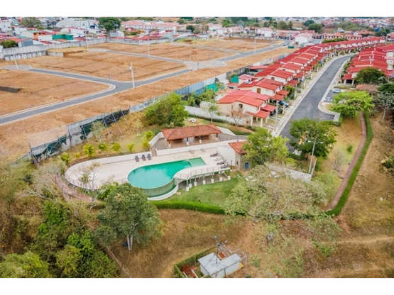 House in Vila de la Colina Condominium