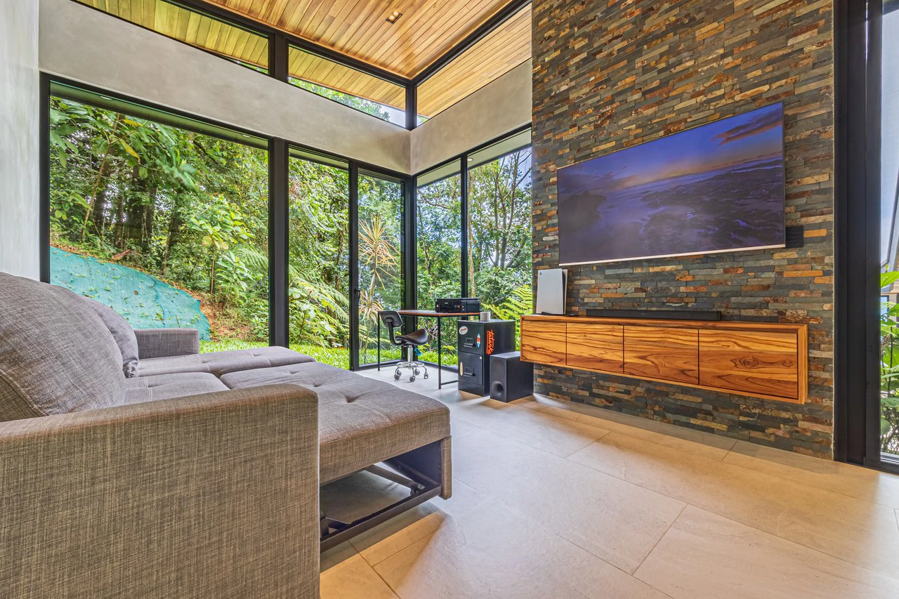 Casa Koules: Architectural 5-Bedroom Oceanview Estate in Prestigious Costa Verde Estates - Gallery image 44