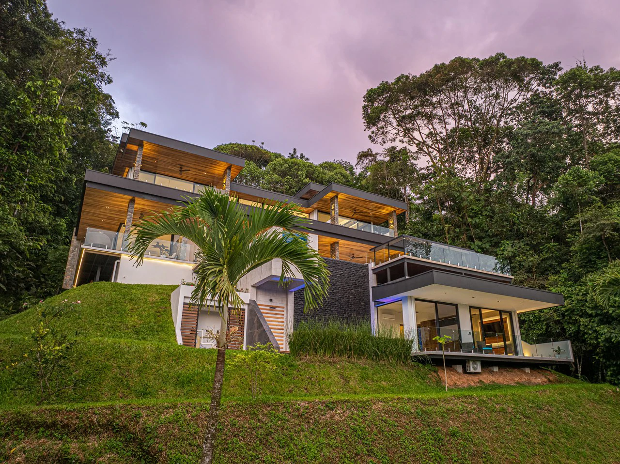 Casa Koules: Architectural 5-Bedroom Oceanview Estate in Prestigious Costa Verde Estates - Gallery image 76