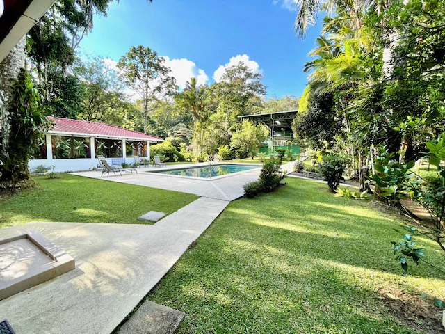 LG-002 Terreno Top Nuevo Arenal: Premium 1.45-Acre Gated Homesite in Nuevo Arenal | Panoramic Lake & Volcano Views, Private Boat Dock & Clubhouse - Gallery image 24