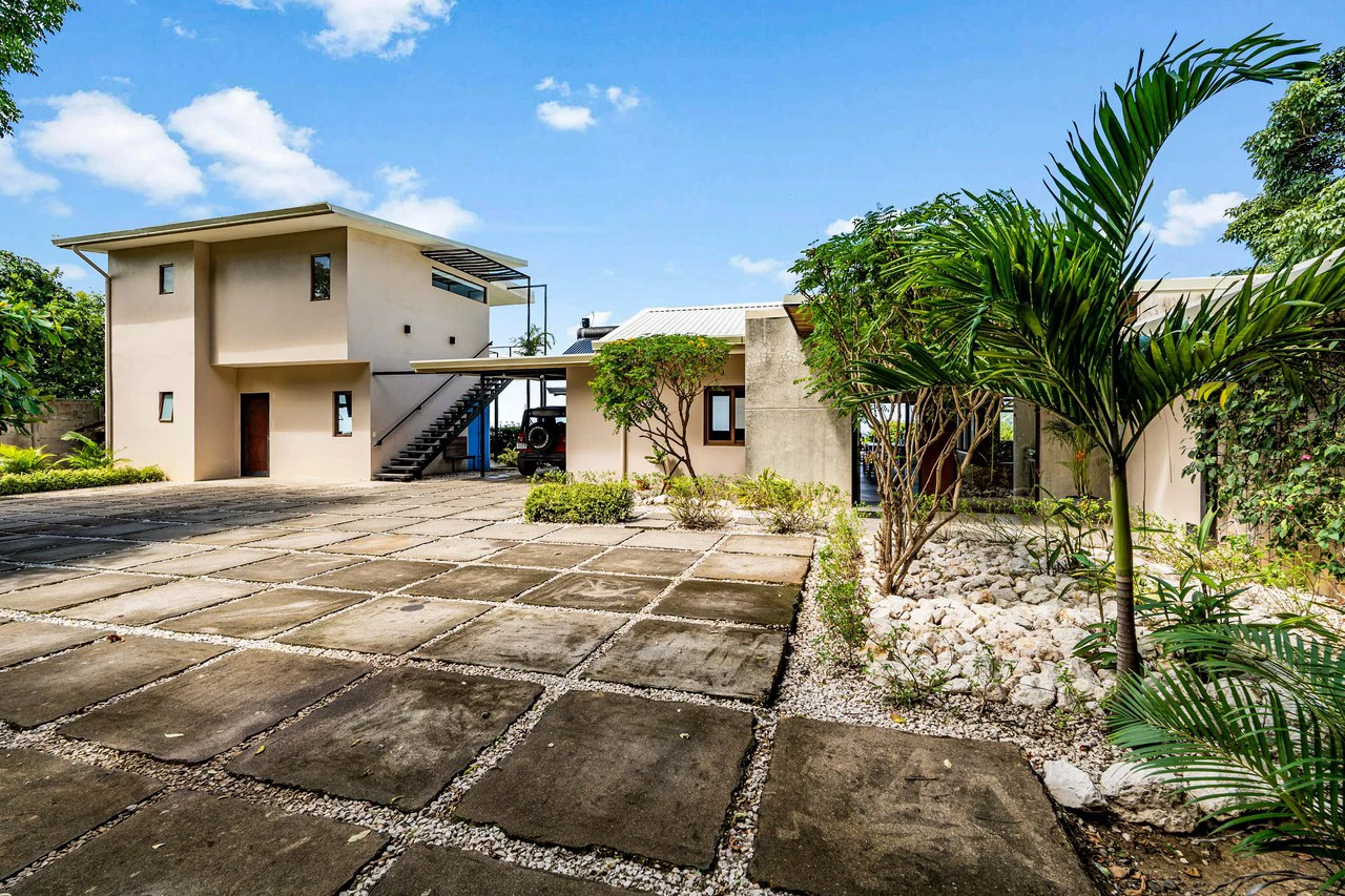 Casa Arcadia: Ocean-View Home with Two Income-Producing Studios - Gallery image 29